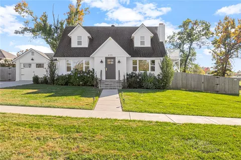 405 Trails End Ln, Bentonville, AR 72712