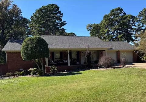 1406 Shalimar Cir, Russellville, AR 72802