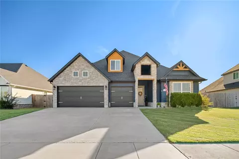 921 Red Maple St, Centerton, AR 72719
