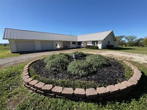 1219 Ruth St, Berryville, AR 72616