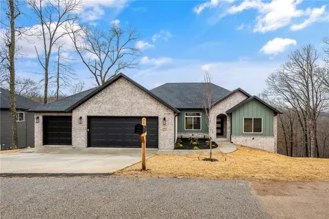 105 Pimlico Dr, Bella Vista, AR 72715