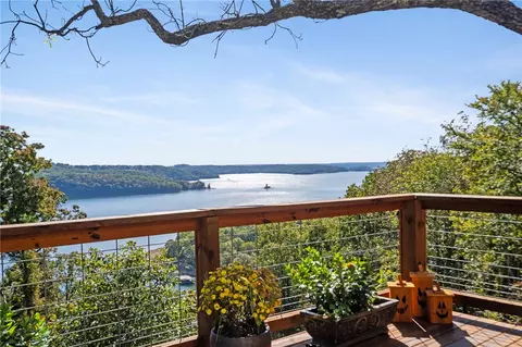 29511 Pine Log Dr, Garfield, AR 72732