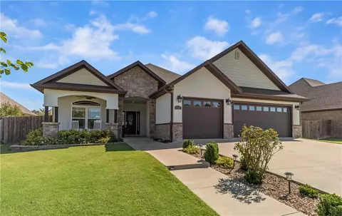 3745 E Spyglass Hill Dr, Fayetteville, AR 72701