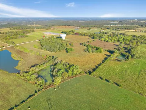 19383 Hunton Ln #NW, Lincoln, AR 72744
