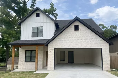 906 W Holly St, Rogers, AR 72756