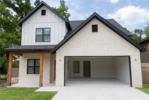 906 W Holly St, Rogers, AR 72756