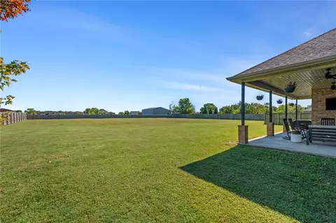 Exterior - 813 Lancelot Dr, Springdale, AR 72762 photo 6 of 8