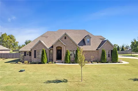 Exterior - 813 Lancelot Dr, Springdale, AR 72762 photo 2 of 8