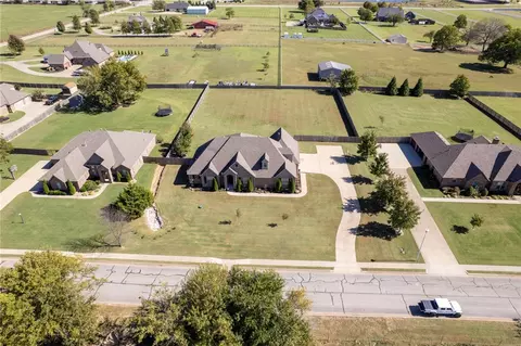 View/Area - 813 Lancelot Dr, Springdale, AR 72762 photo 2 of 12