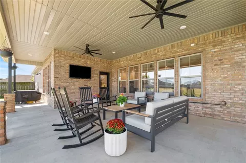 Exterior - 813 Lancelot Dr, Springdale, AR 72762 photo 5 of 8