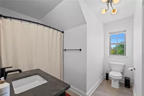 Bath - 813 Lancelot Dr, Springdale, AR 72762 photo 4 of 5