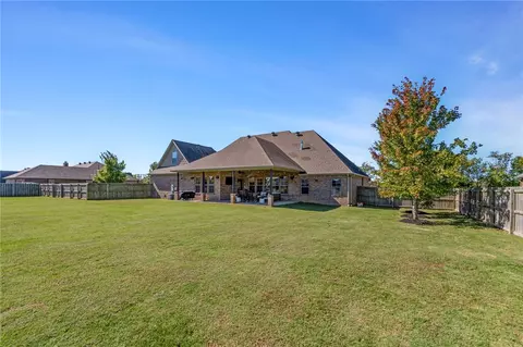 Exterior - 813 Lancelot Dr, Springdale, AR 72762 photo 7 of 8