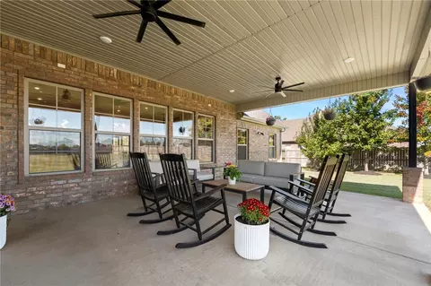 Exterior - 813 Lancelot Dr, Springdale, AR 72762 photo 4 of 8