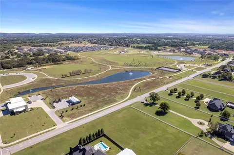 View/Area - 813 Lancelot Dr, Springdale, AR 72762 photo 6 of 12