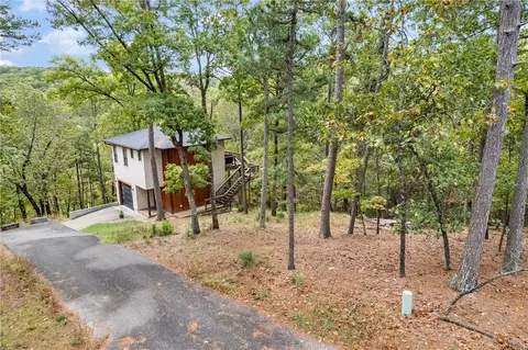 10 Angus St, Eureka Springs, AR 72632