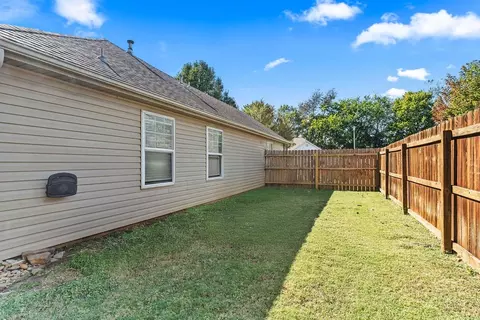 421 Crystal St, Lowell, AR 72745 photo 31