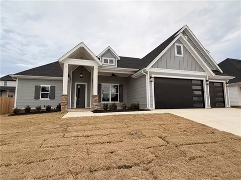 2726 Amaris Ave, Lowell, AR 72745