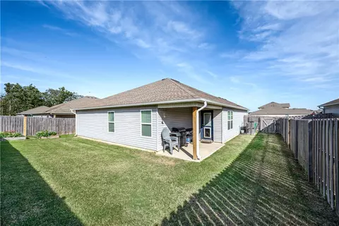 Exterior - 911 Belhaven Rd, Centerton, AR 72719 photo 6 of 6