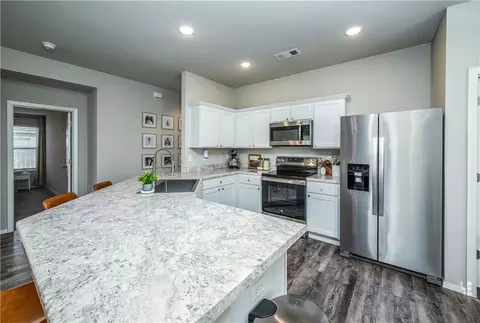 Kitchen - 911 Belhaven Rd, Centerton, AR 72719 photo 1 of 3