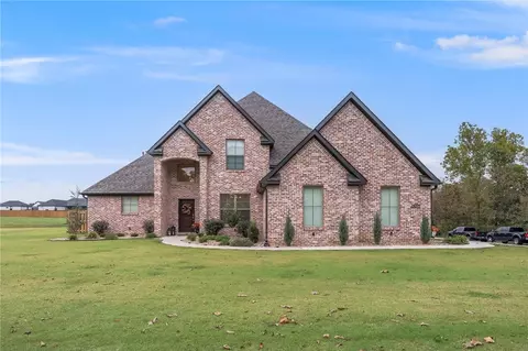 14209 Cayenne Cir, Siloam Springs, AR 72761