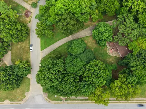 Inwood, Fayetteville, AR 72701