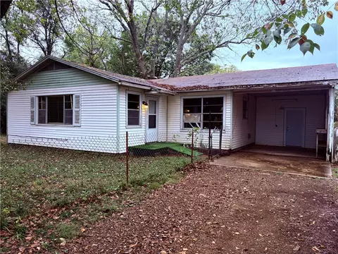1523 Roberts Rd, Fayetteville, AR 72701