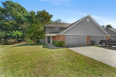 1630 Evening Shade Dr, Fayetteville, AR 72703