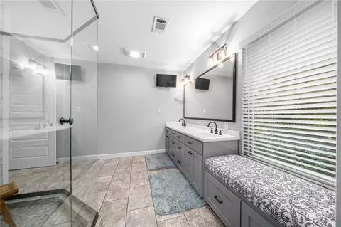 Bath - 2309 Skye Rd, Fort Smith, AR 72908 photo 4 of 5