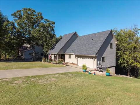 Exterior - 2309 Skye Rd, Fort Smith, AR 72908 photo 7 of 10