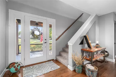 Entry Way - 2309 Skye Rd, Fort Smith, AR 72908 photo 2 of 6