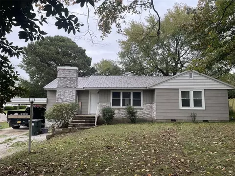 714 High St, Berryville, AR 72616