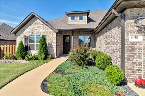 Exterior - 695 Malbec Rd, Springdale, AR 72762 photo 6 of 7