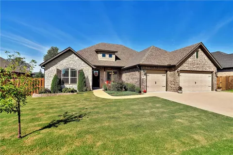 695 Malbec Rd, Springdale, AR 72762