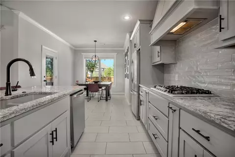 Kitchen - 695 Malbec Rd, Springdale, AR 72762 photo 3 of 3