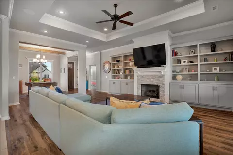 Living - 695 Malbec Rd, Springdale, AR 72762 photo 3 of 3