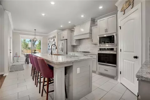 Kitchen - 695 Malbec Rd, Springdale, AR 72762 photo 2 of 3