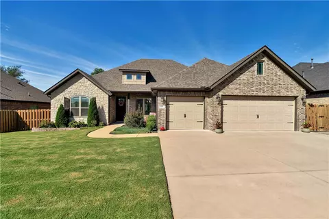 Exterior - 695 Malbec Rd, Springdale, AR 72762 photo 5 of 7