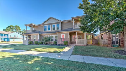 754 N Wordsworth Ln, Fayetteville, AR 72704