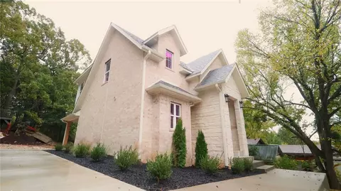 886 N Fritz Dr, Fayetteville, AR 72701