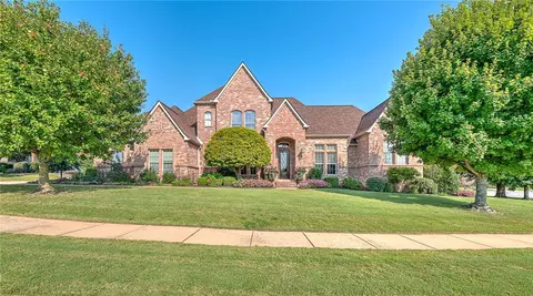 2613 S Horizon Blvd, Rogers, AR 72758