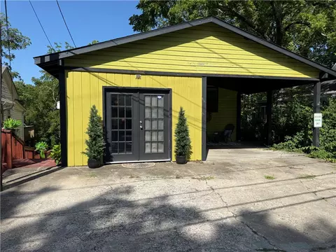 8 Linwood Ave, Eureka Springs, AR 72632