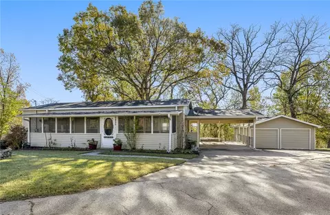 8086 Chestnut Dr, Rogers, AR 72756