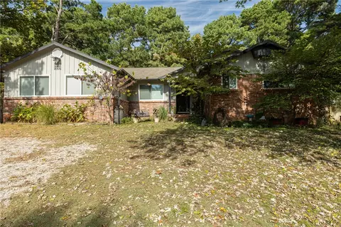 2348 E Yvonne Dr, Fayetteville, AR 72703