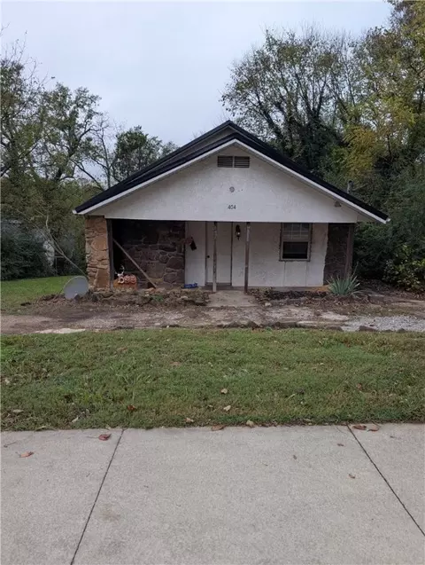404 N Maple St, Harrison, AR 72601
