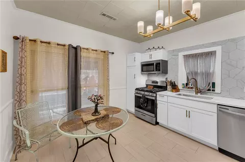 Kitchen - 302 Mcknight Ave, West Fork, AR 72774 photo 1 of 3