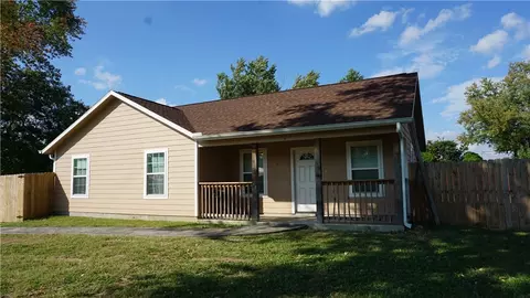 1801 W Wood St, Rogers, AR 72756