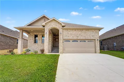 1140 Garrett Ln, Centerton, AR 72719