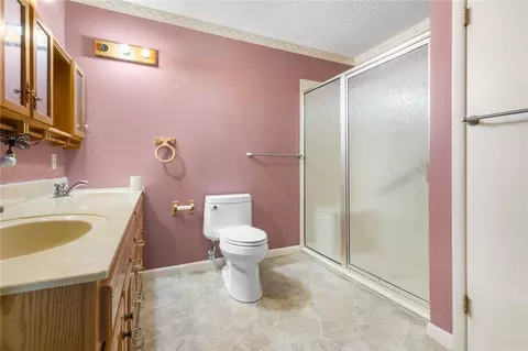 Bath - 158 Cooper Dr, Harrison, AR 72601 photo 3 of 3
