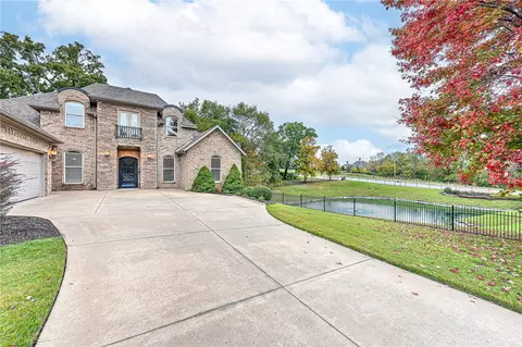 5104 S Sloan Cir, Rogers, AR 72758
