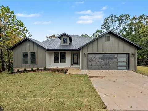 4 Aberfeld Pl, Bella Vista, AR 72715
